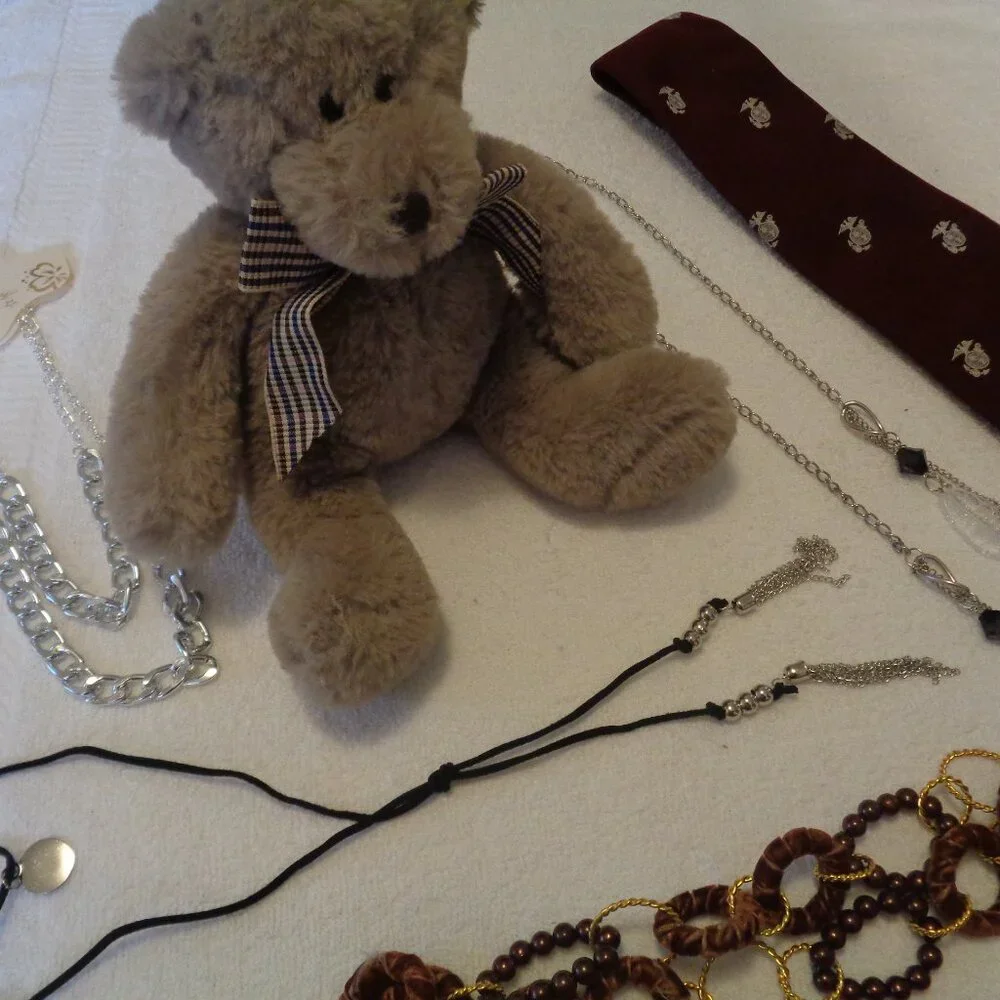RETRO STY BURTON BEAR 4 NEW NECKLACES MADE TO LOOK OLD VINT TIE LOT